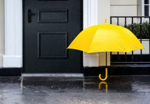 Drzwi wejściowe bez zadaszenia - swoboda projektowania bez kompromisów